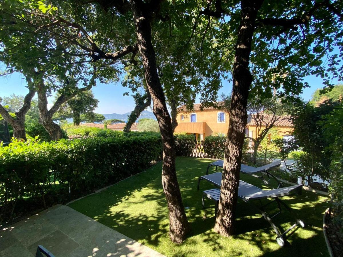 Villa vue mer donnant sur le Golfe de St Tropez, 2 chambres, 6 pers, piscine commune Saint-Tropez Extérieur photo