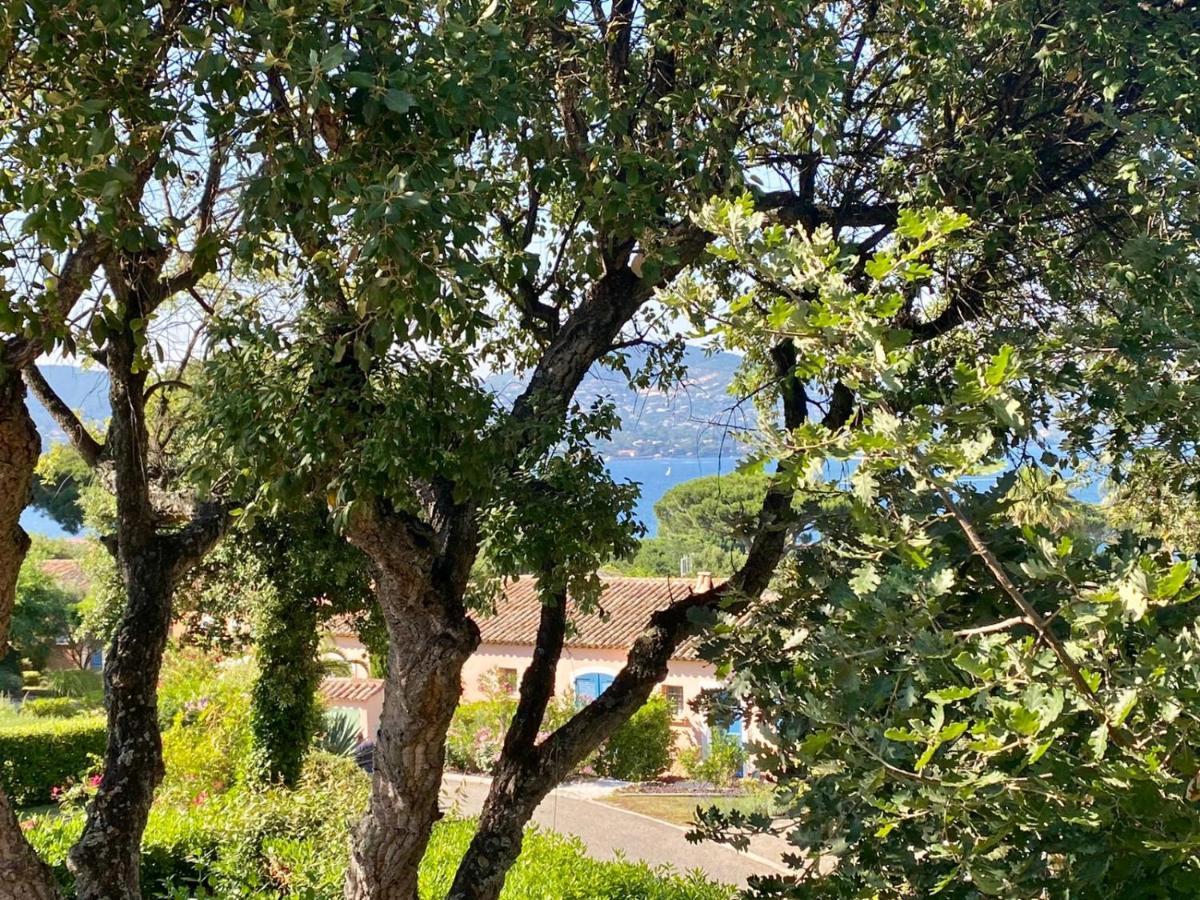 Villa vue mer donnant sur le Golfe de St Tropez, 2 chambres, 6 pers, piscine commune Saint-Tropez Extérieur photo