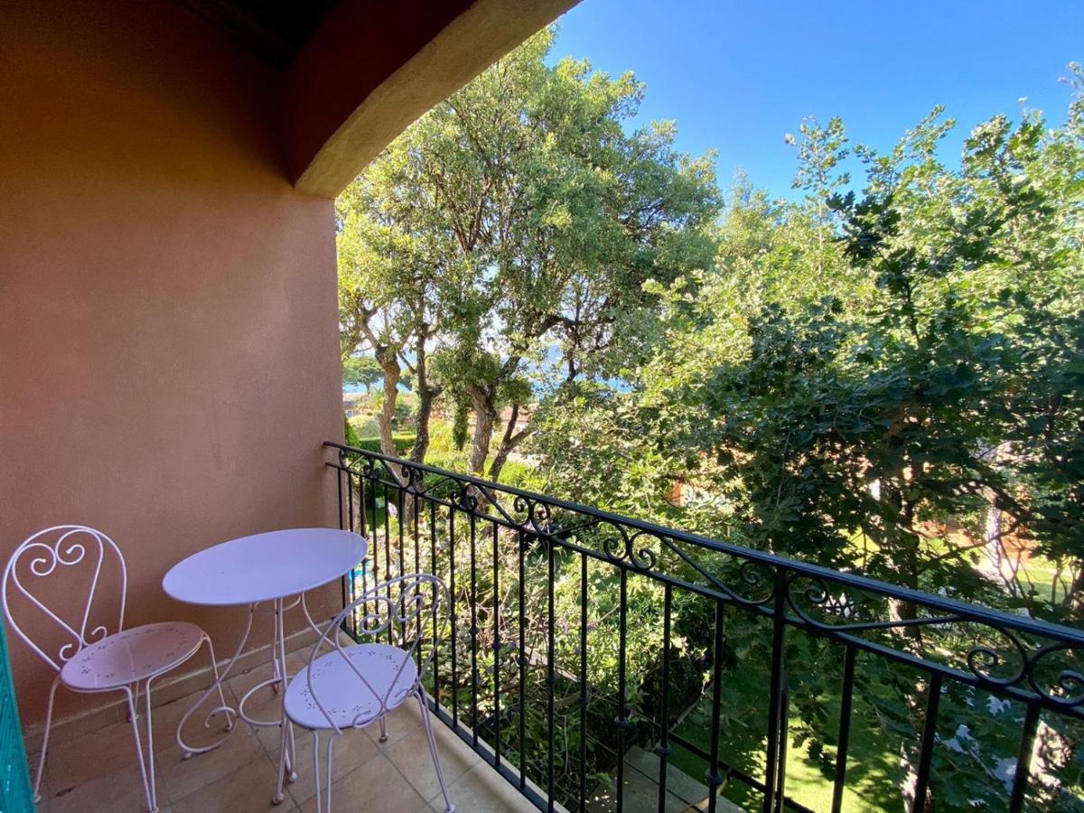 Villa vue mer donnant sur le Golfe de St Tropez, 2 chambres, 6 pers, piscine commune Saint-Tropez Extérieur photo